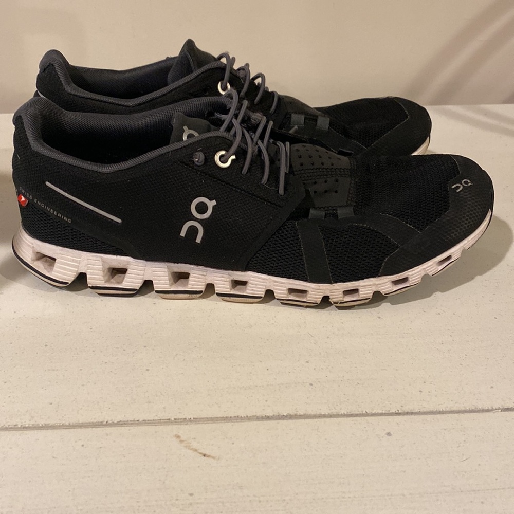 ON CLOUD, black slip on, 9.5